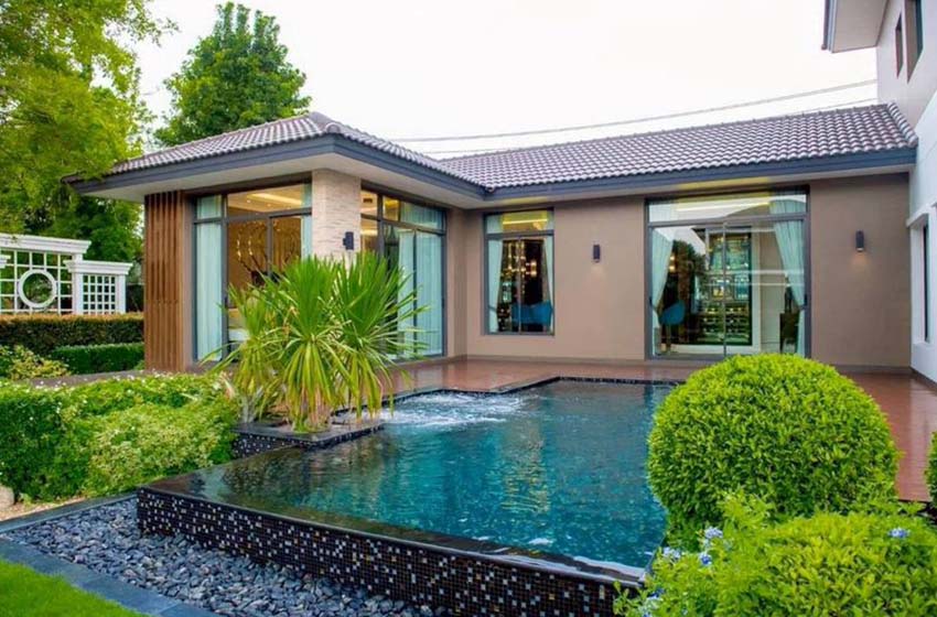 House with Shared Pool in Bangnatrad 